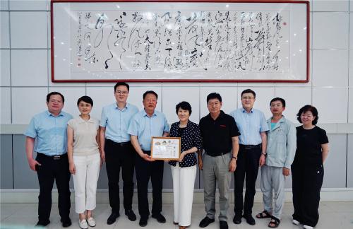 校党委副书记刘春霞带队赴登海种业走访座谈